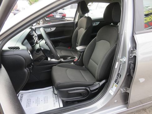 Used 2023 Kia Forte LXS w/ LXS Technology Package FWD image 10