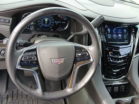 Used 2020 Cadillac Escalade Platinum image 26