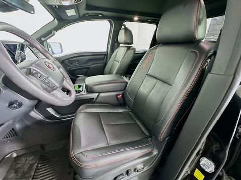 Used 2024 Nissan Titan PRO-4X w/ Pro-4x Convenience Package image 13