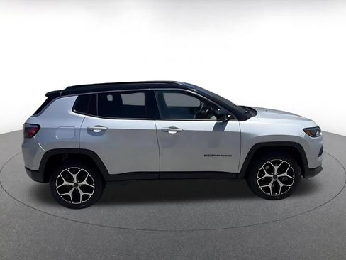Used 2025 Jeep Compass Limited AWD/4WD image 13