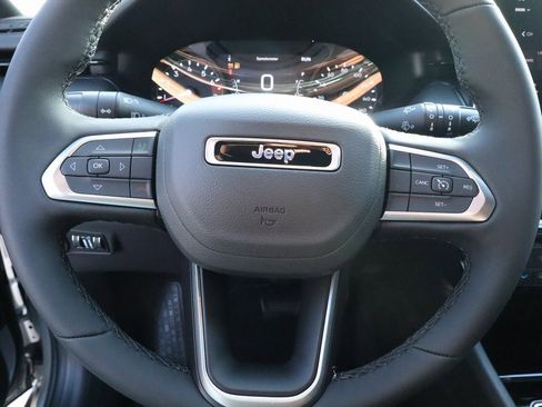 New 2026 Jeep Compass Latitude image 3