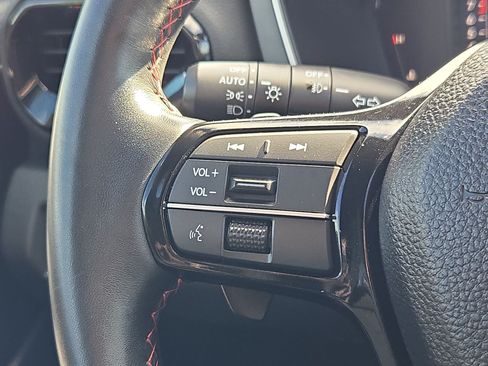 Used 2025 Honda Pilot Black Edition image 18