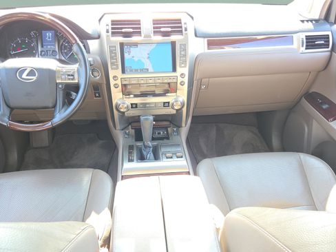 Used 2018 Lexus GX 460 Premium w/ Premium Package image 14