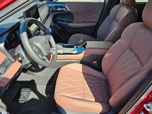 New 2025 Mitsubishi Outlander SEL image 7