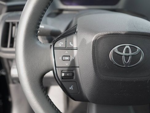 Used 2025 Toyota bZ4X FWD image 25