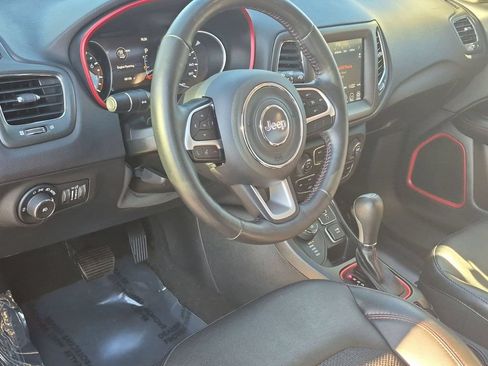 Used 2018 Jeep Compass Trailhawk w/ Cold Weather Group AWD/4WD image 12