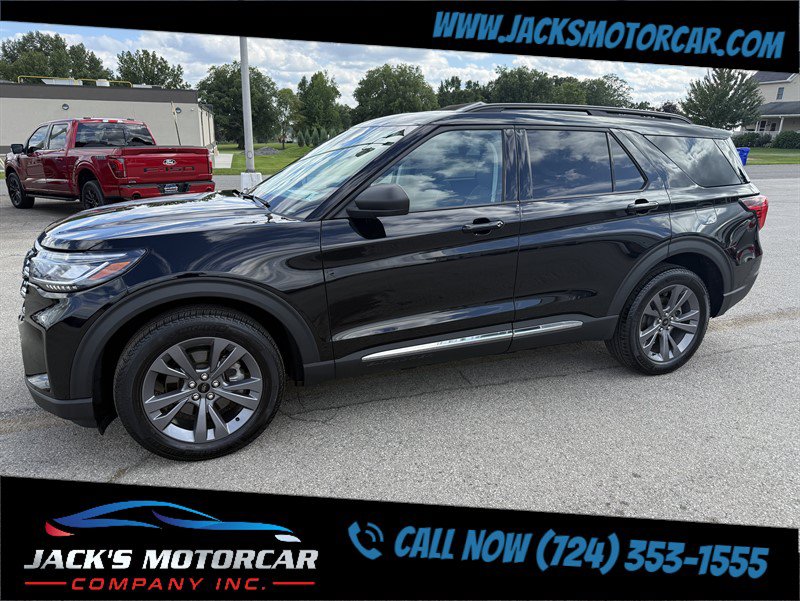 Used 2025 Ford Explorer Active w/ Active Comfort Package AWD/4WD image 9