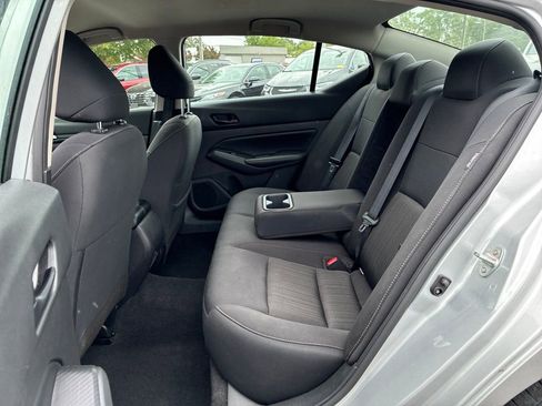 Used 2024 Nissan Altima 2.5 SV FWD image 19
