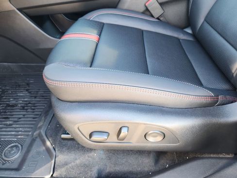 New 2026 Chevrolet Traverse RS w/ LPO, Floor Liner Package image 17