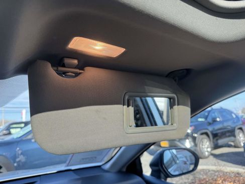 Certified 2021 Toyota Camry SE image 39