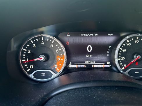 Used 2017 Jeep Renegade Trailhawk w/ Cold Weather Group II AWD/4WD image 16