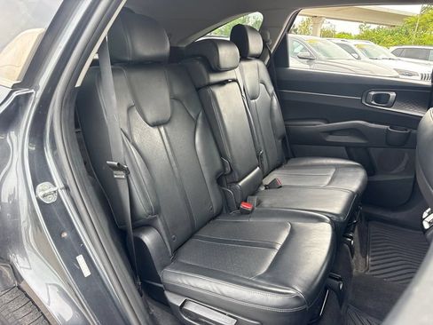 Used 2021 Kia Sorento S w/ Panoramic Sunroof Package AWD/4WD image 14