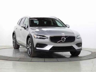 Used 2025 Volvo V60 B5 Cross Country Plus