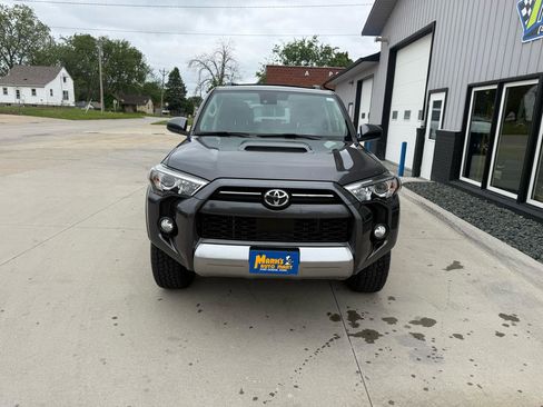 Used 2020 Toyota 4Runner TRD Off-Road AWD/4WD image 2
