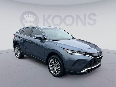 Used 2023 Toyota Venza Limited image 10