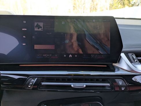 Used 2024 BMW X1 xDrive28i w/ Premium Package image 12