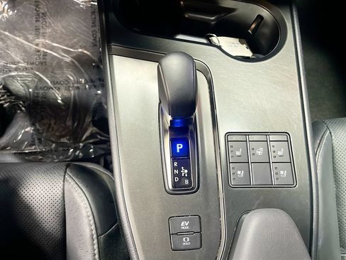 Used 2025 Lexus UX 300h AWD w/ Accessory Package (Z1) image 17