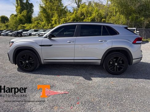 Used 2023 Volkswagen Atlas Cross Sport SEL R-Line image 2
