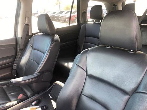 Used 2020 Honda Pilot Touring image 10