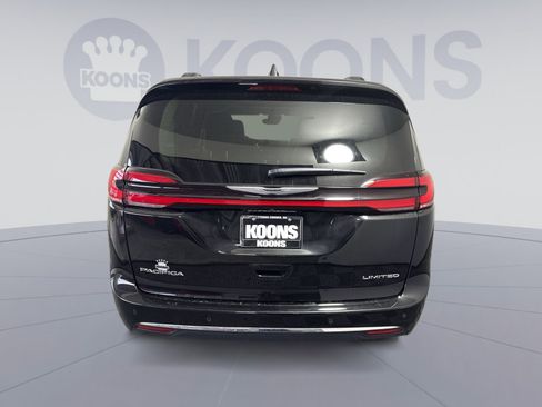 Used 2022 Chrysler Pacifica Limited image 5