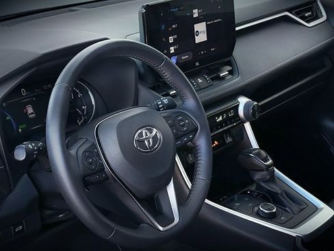 Used 2024 Toyota RAV4 XLE Premium image 24