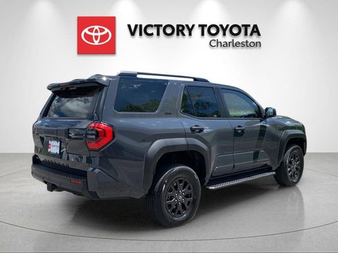 New 2026 Toyota 4Runner SR5 AWD/4WD image 7