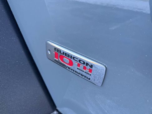 Used 2013 Jeep Wrangler Unlimited Rubicon image 23