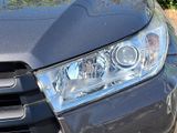 Used 2017 Toyota Highlander XLE image 4