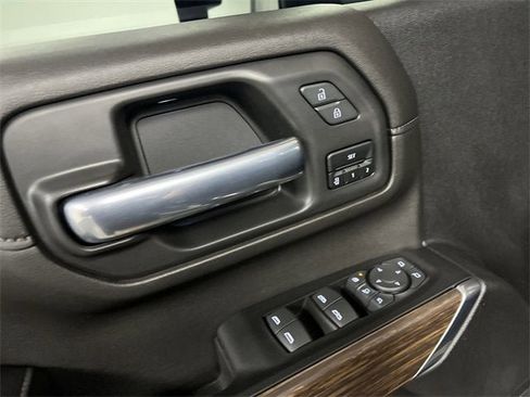 Used 2022 Chevrolet Silverado 2500 High Country image 23