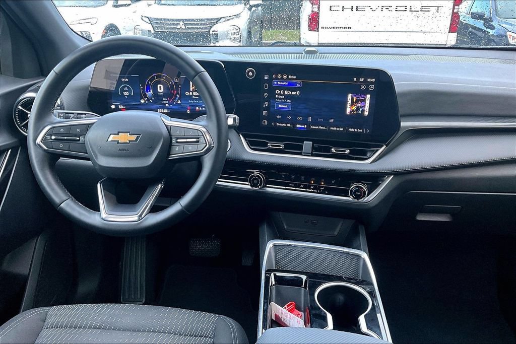 Used 2025 Chevrolet Equinox LT FWD image 9