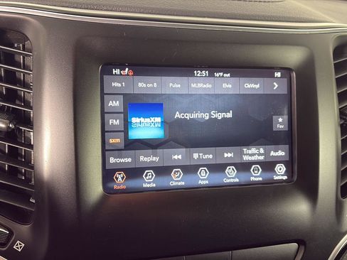 Used 2019 Jeep Cherokee Latitude Plus w/ Comfort/Convenience Group image 27