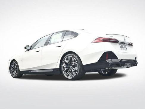 New 2027 BMW 550e xDrive AWD/4WD image 38