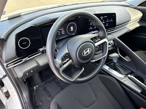 Certified 2024 Hyundai Elantra SEL FWD image 16