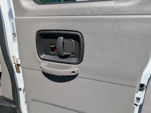 Used 2017 Chevrolet Express 3500 LT w/ LT Preferred Equipment Group image 29