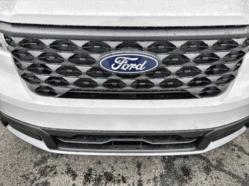 New 2026 Ford Maverick XLT AWD/4WD image 12