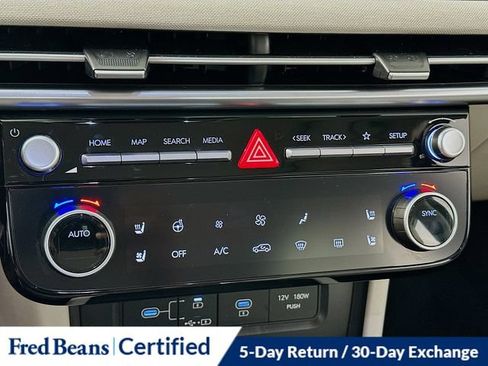 Certified 2025 Hyundai Tucson Limited AWD/4WD image 19