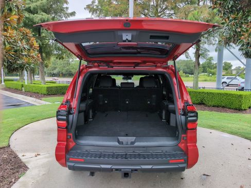 Certified 2025 Toyota 4Runner SR5 AWD/4WD image 32