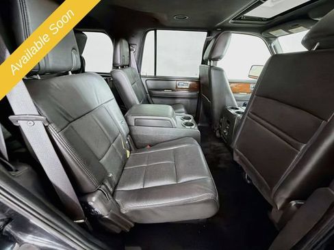 Used 2014 Lincoln Navigator 4WD image 27