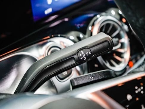 Used 2026 Mercedes-Benz GLB 250 image 21