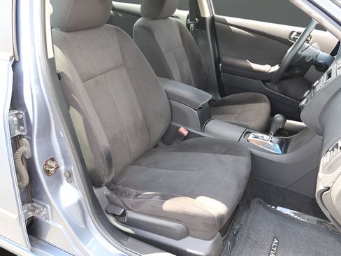 Used 2010 Nissan Altima 2.5 S FWD image 17