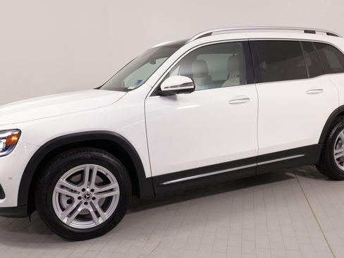 Used 2022 Mercedes-Benz GLB 250 4MATIC image 1