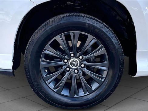 Used 2023 Lexus GX 460 Luxury w/ Sport Design Package image 11