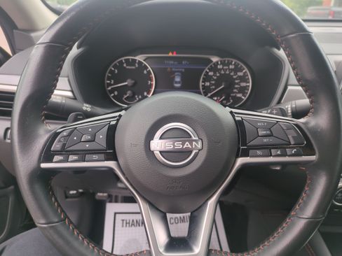 Used 2024 Nissan Altima 2.5 SR FWD image 12