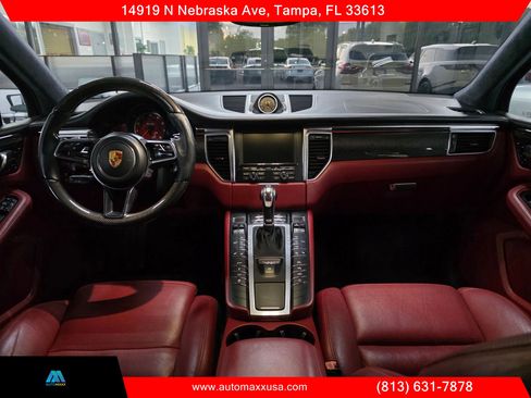 Used 2015 Porsche Macan Turbo image 19