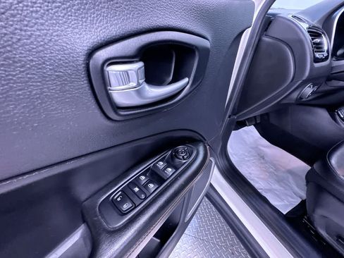 Used 2021 Jeep Compass Limited FWD image 12