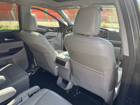 Used 2018 Toyota Highlander Limited Platinum image 31