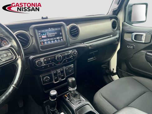 Used 2021 Jeep Gladiator Sport image 31