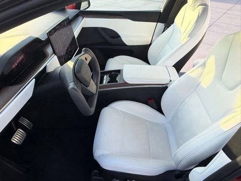 Used 2023 Tesla Model X image 8