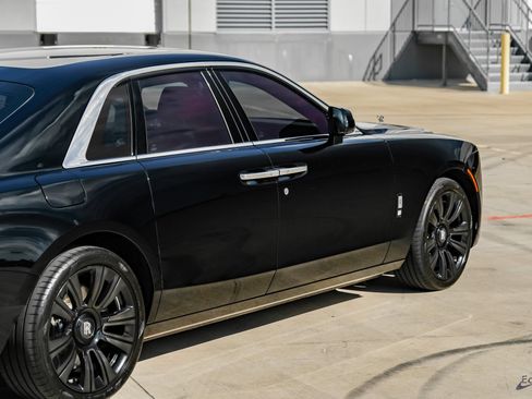 Used 2022 Rolls-Royce Ghost image 15