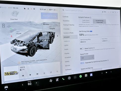 Used 2024 Tesla Cybertruck AWD Crew Cab image 32